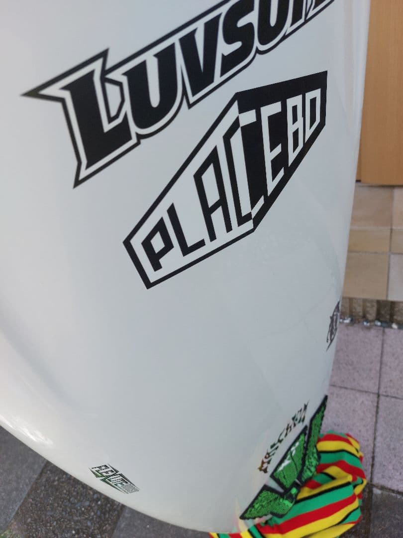 PLACEBO ゴブリン　サーフボード 5'8\"　フィン2セット付き