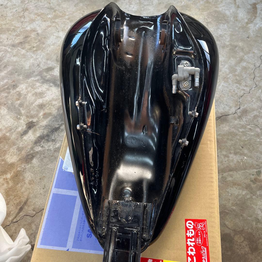 yotovjsVirago バイクタンク 黒