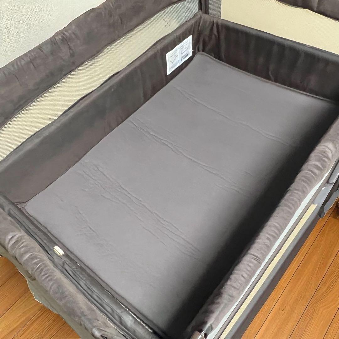 アップリカ ココネルエアープラス　COCONEL AIR PLUS ベビーベッド