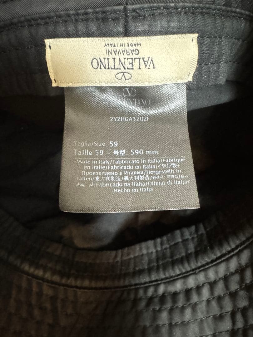 バレンチノ　ロックスタッズ スタッズアップリケ コットン バケットハット　59