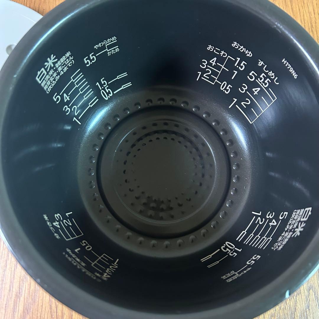 ピットブル　HITACHI RZ-V100JM 炊飯器　25年製