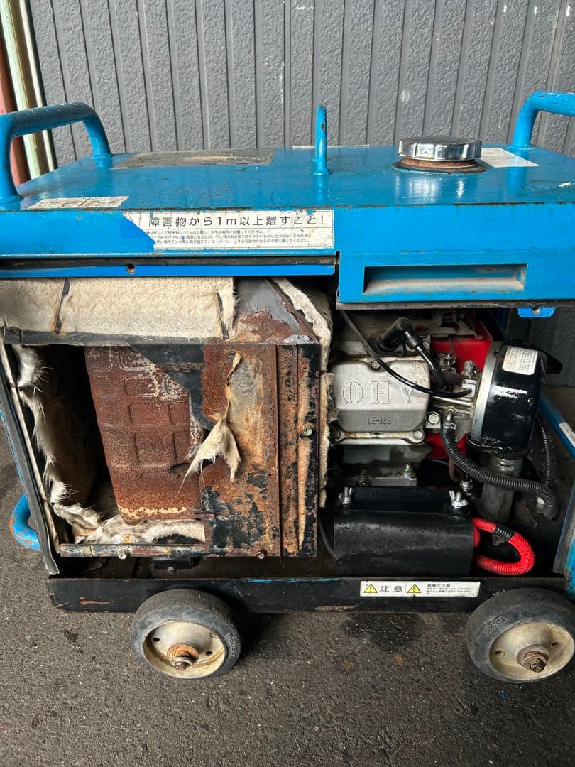 ツルミ　セル付きエンジン高圧洗浄機防音　ガン・高圧ホース・給排水ホースセット