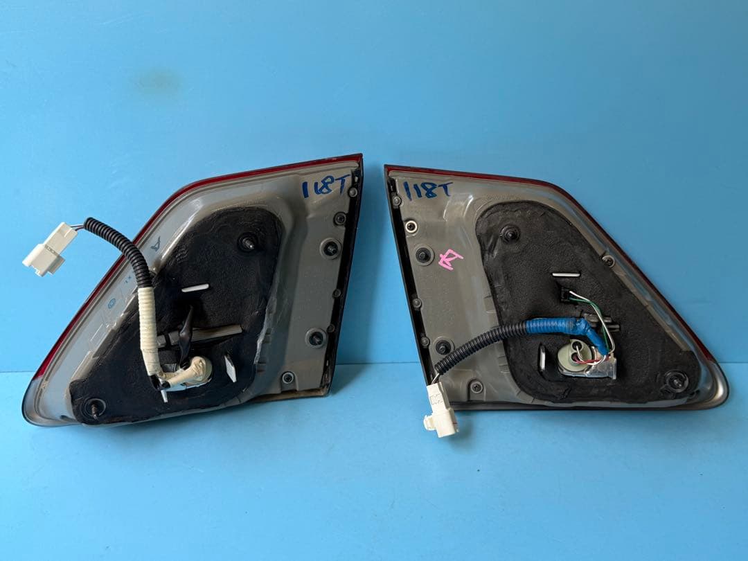 200系クラウン　アスリート後期　テールランプ　ライト　トランク　20クラウンA