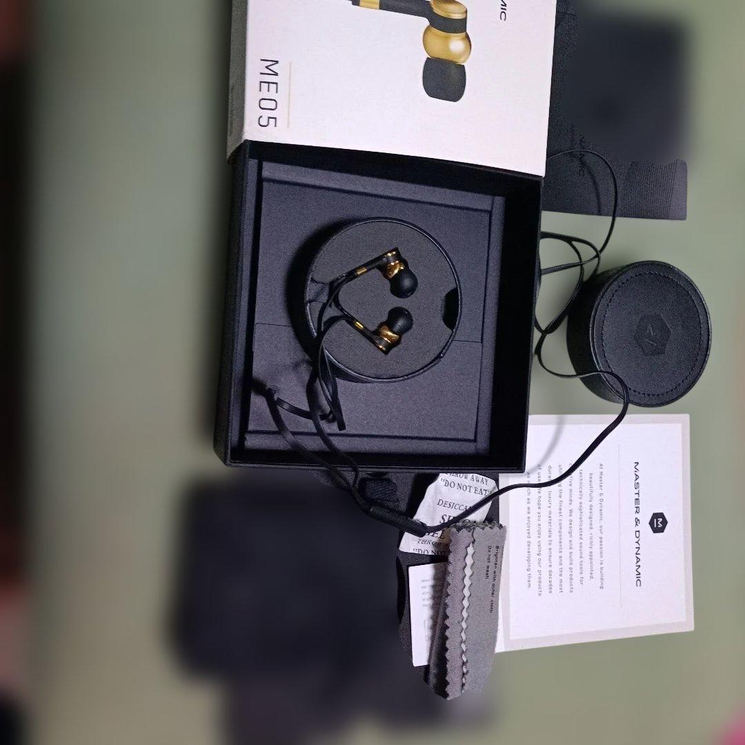 MASTER & DYNAMIC ME05 有線イヤホン ゴールド/ブラック