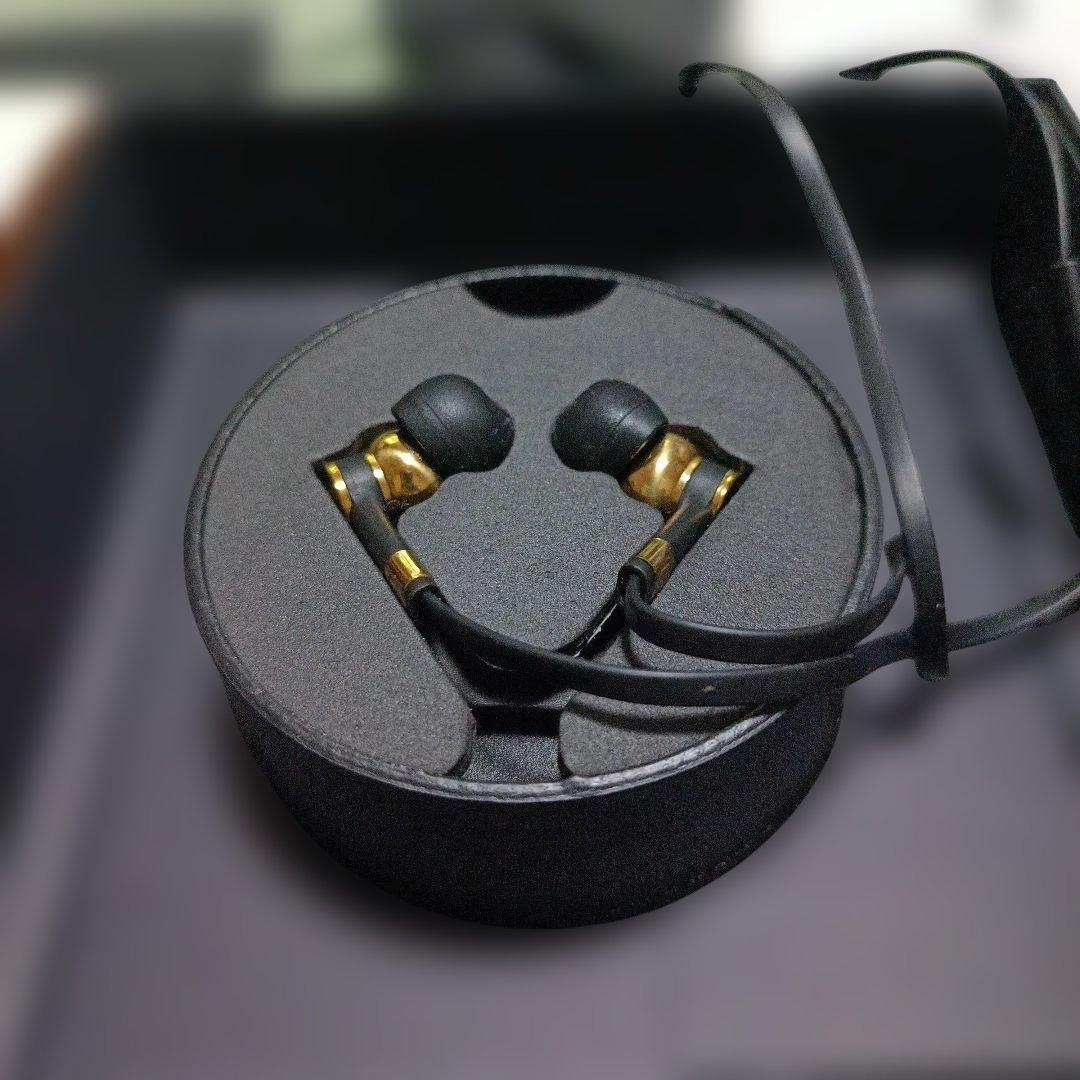 MASTER & DYNAMIC ME05 有線イヤホン ゴールド/ブラック