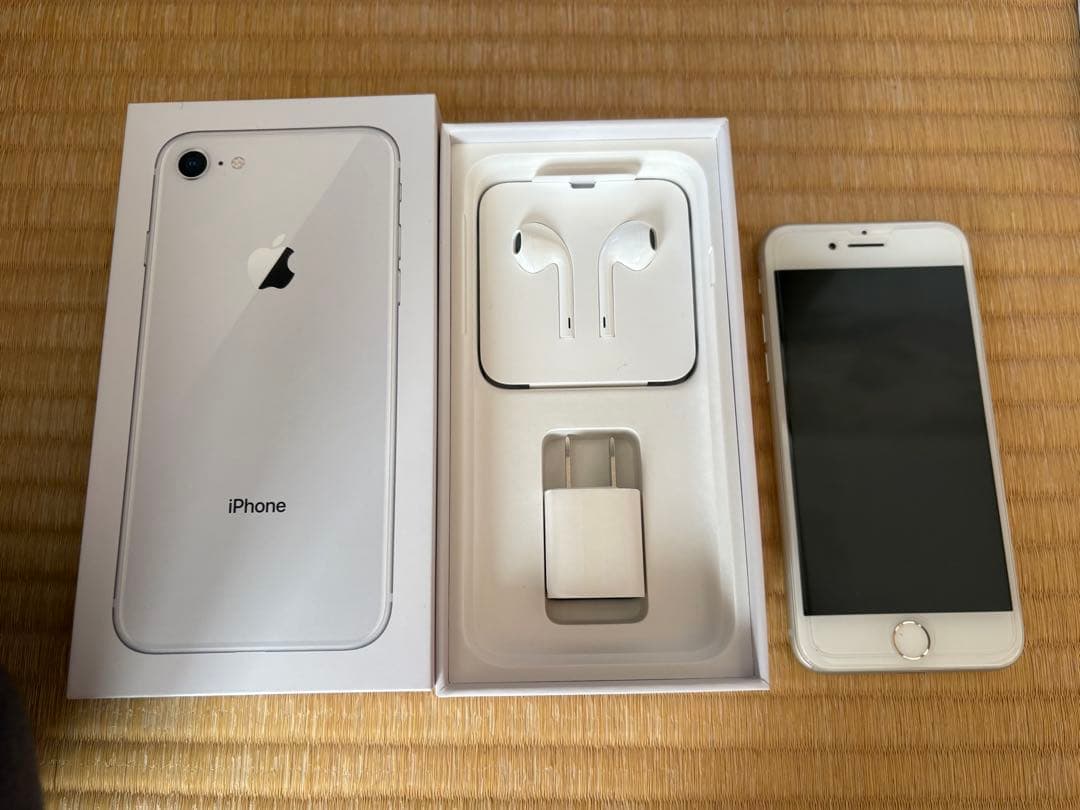 Apple iPhone8 64G シルバー