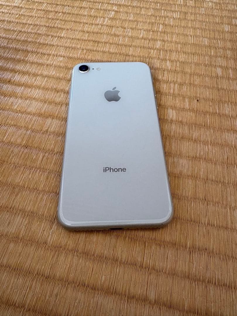 Apple iPhone8 64G シルバー