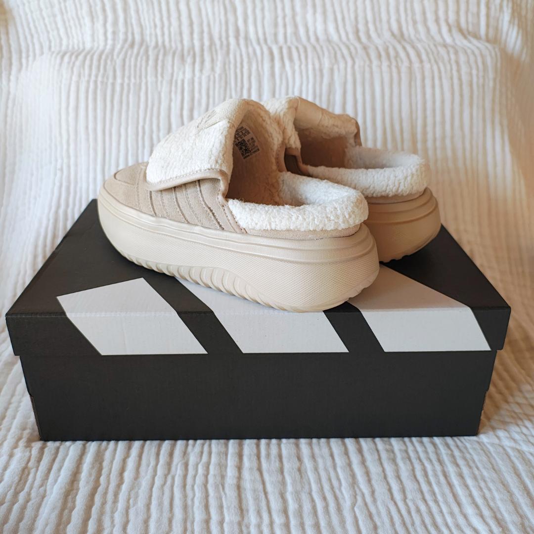 激レア✨ 韓国限定 adidas グランドコートミュール 24.5 ベージュ