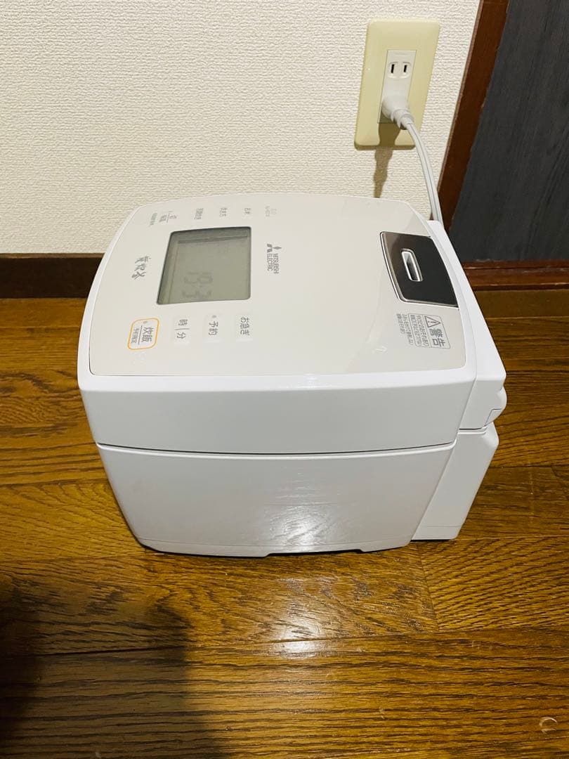 2023年製 NJ-VEC10-H 備長炭 炭炊釜 5.5合 IH炊飯器