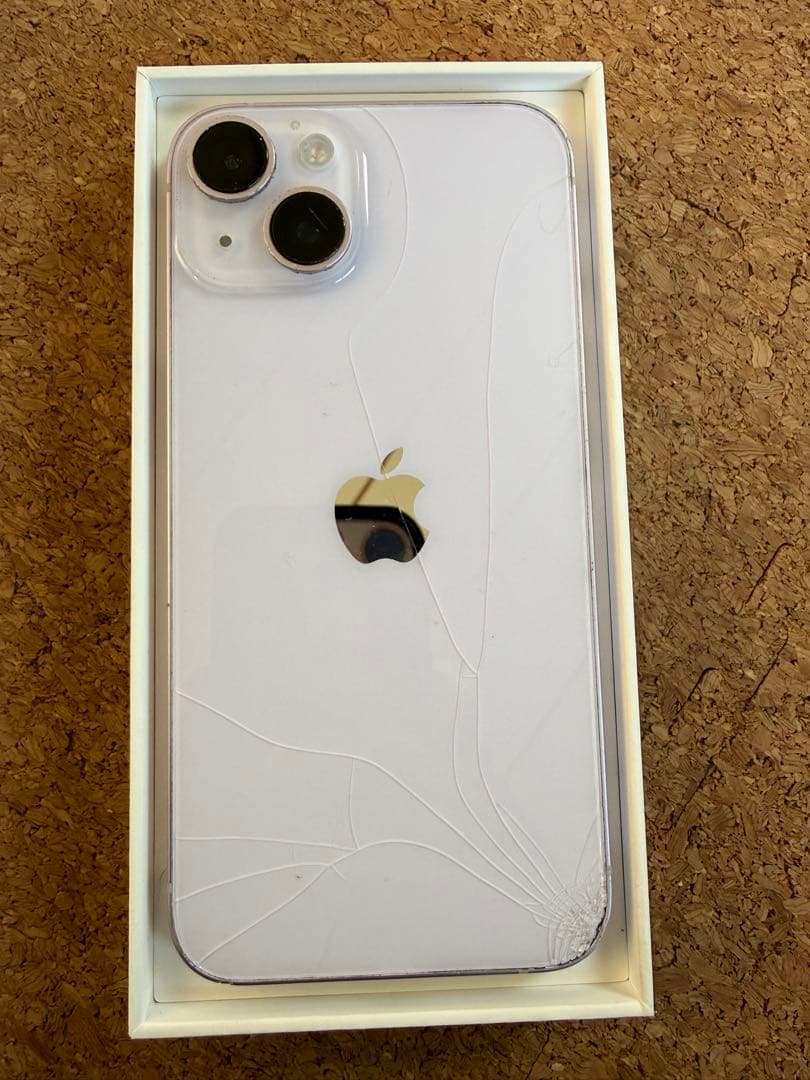 ぽ*ー様 Apple iPhone 14 Pro ホワイト 背面ひびあり