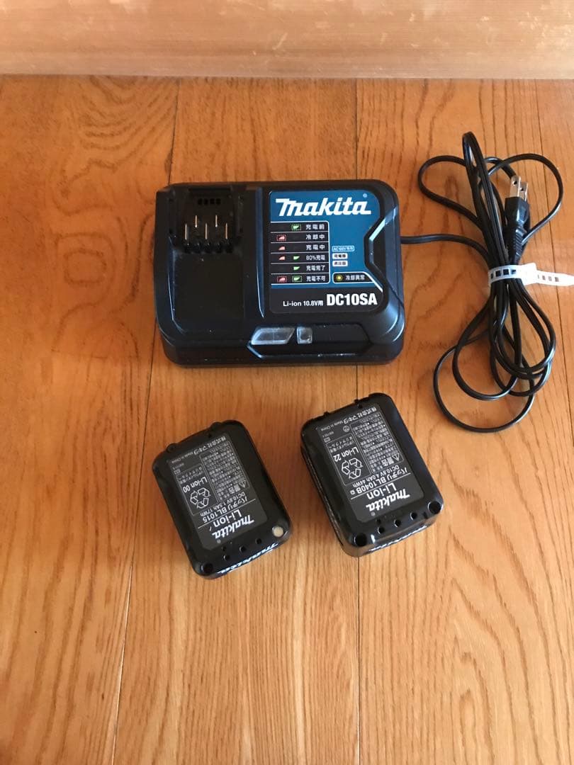 長時間掃除可能　CL107 充電器　BL1015 大容量BL1040 サイクロン