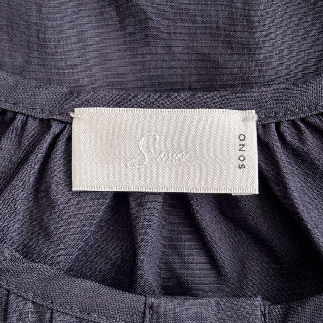 daiソーノ　フローイングフリルチュニックブラウス　ネイビー　パール