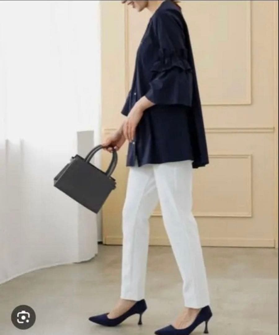 daiソーノ　フローイングフリルチュニックブラウス　ネイビー　パール