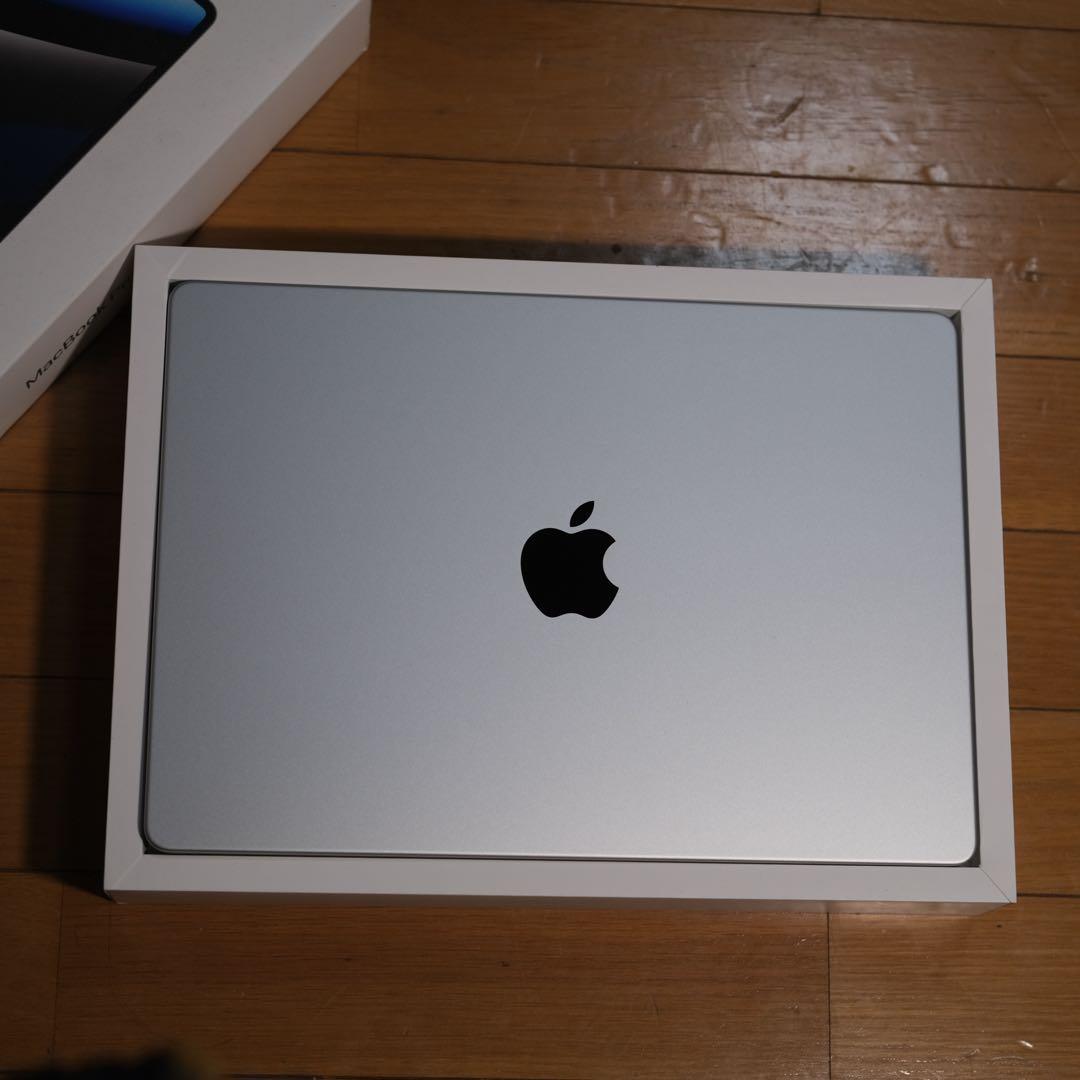 超美品　使用 MacBook Pro シルバー Apple Care 付き