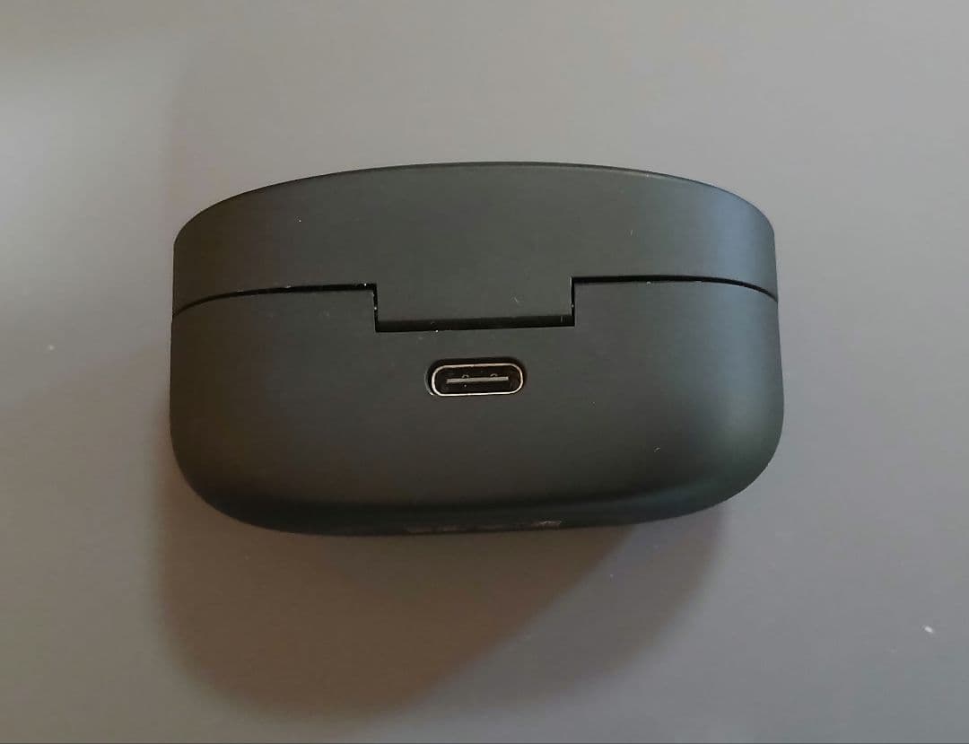 SONY　WF-1000XM4　ワイヤレス　ノイズキャンセリング　イヤホン　①