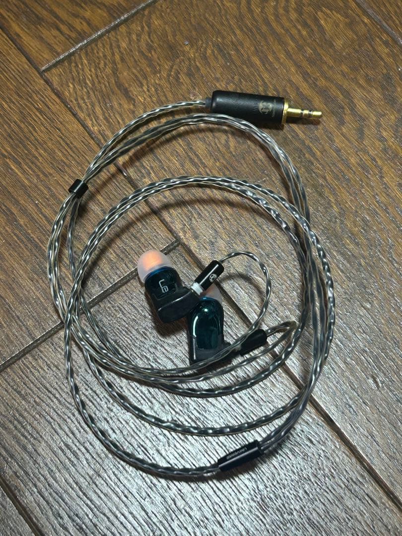 イヤホン Ultimate Ears Triple.fi 10 pro