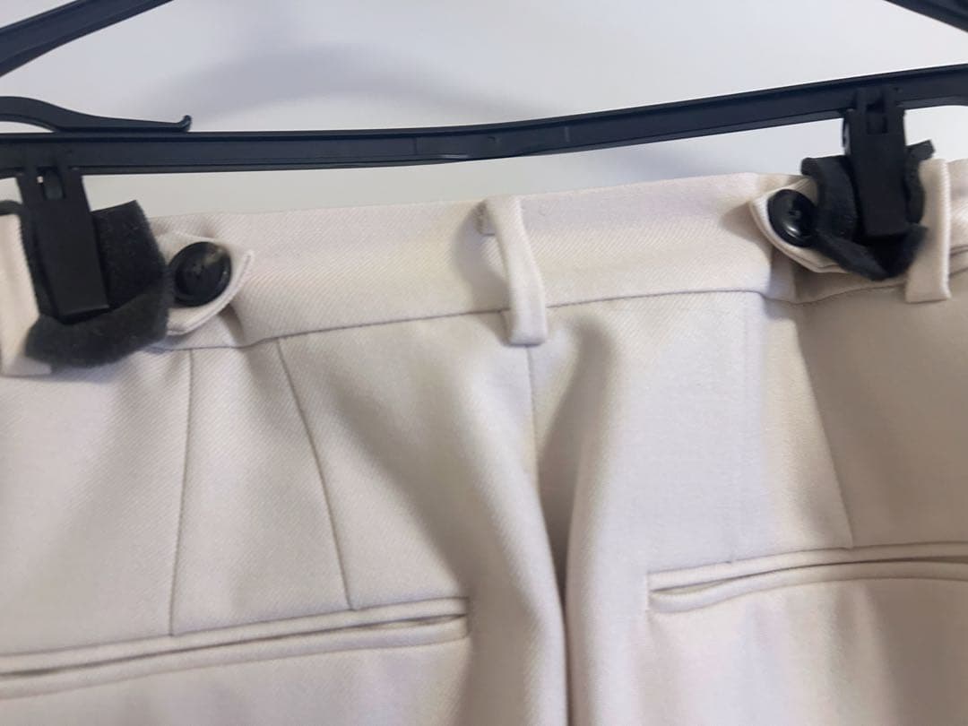 完売品<AEWEN MATOPH>ツイル タック パンツ　オフホワイト