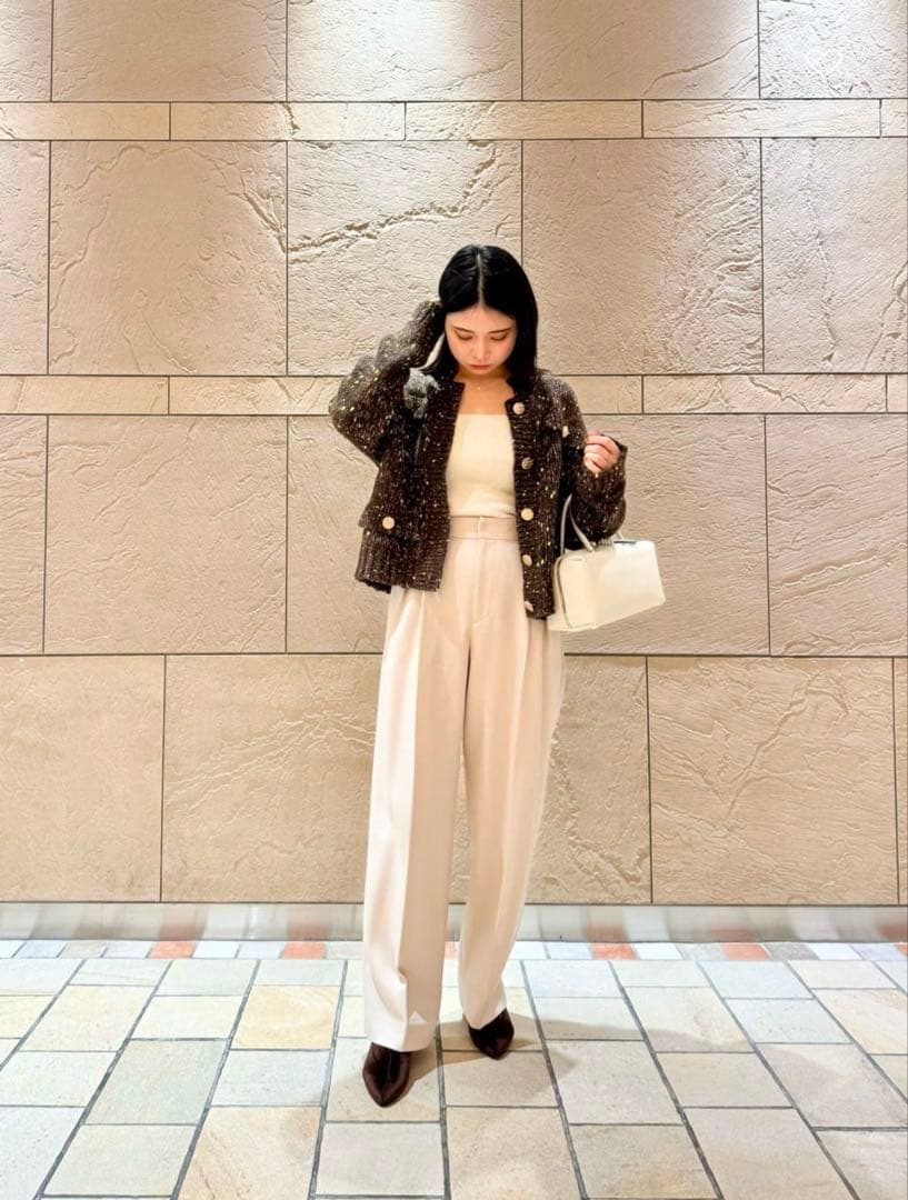 完売品<AEWEN MATOPH>ツイル タック パンツ　オフホワイト