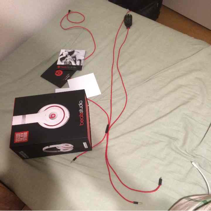 確認用 ビーツヘッドホン