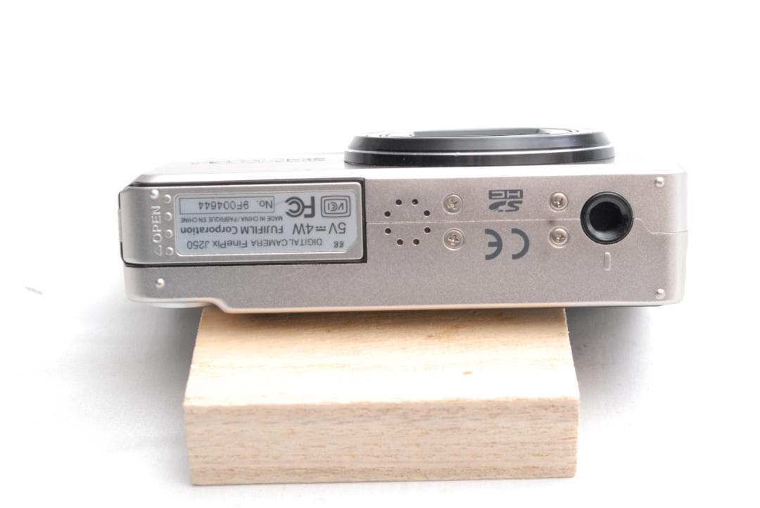 FUJIFILM FinePix J250 (良品）