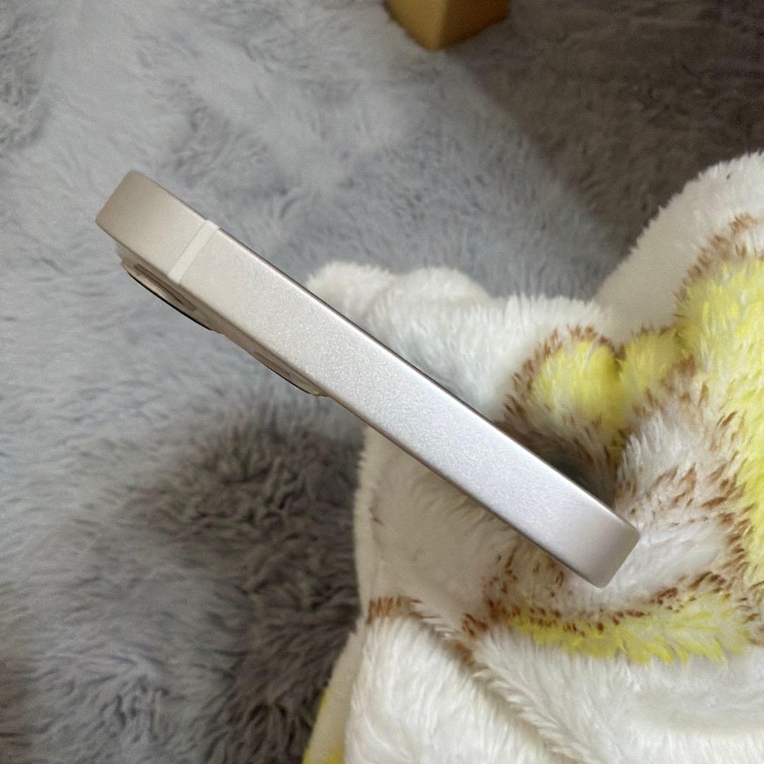 Apple iPhone13 スターライト 本体