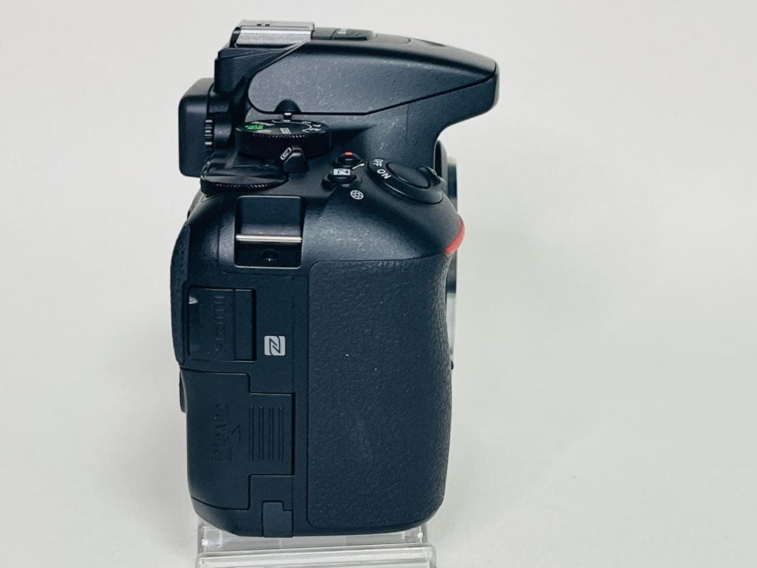 【ショット数2381回/ほぼ新品】Nikon D5600 ☆Wi-Fi内蔵 ☆