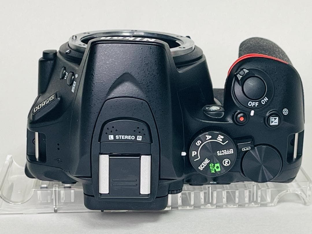 【ショット数2381回/ほぼ新品】Nikon D5600 ☆Wi-Fi内蔵 ☆
