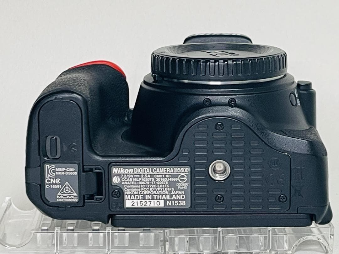 【ショット数2381回/ほぼ新品】Nikon D5600 ☆Wi-Fi内蔵 ☆