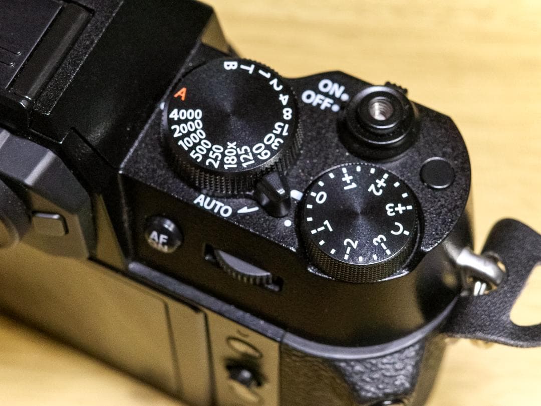 FUJIFILM X-T50 ボディ 純正チャージャー + 予備バッテリー付き