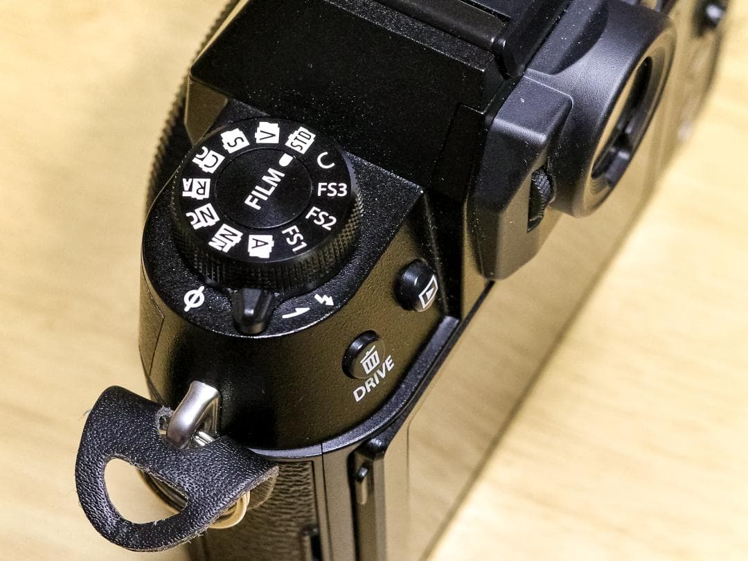 FUJIFILM X-T50 ボディ 純正チャージャー + 予備バッテリー付き