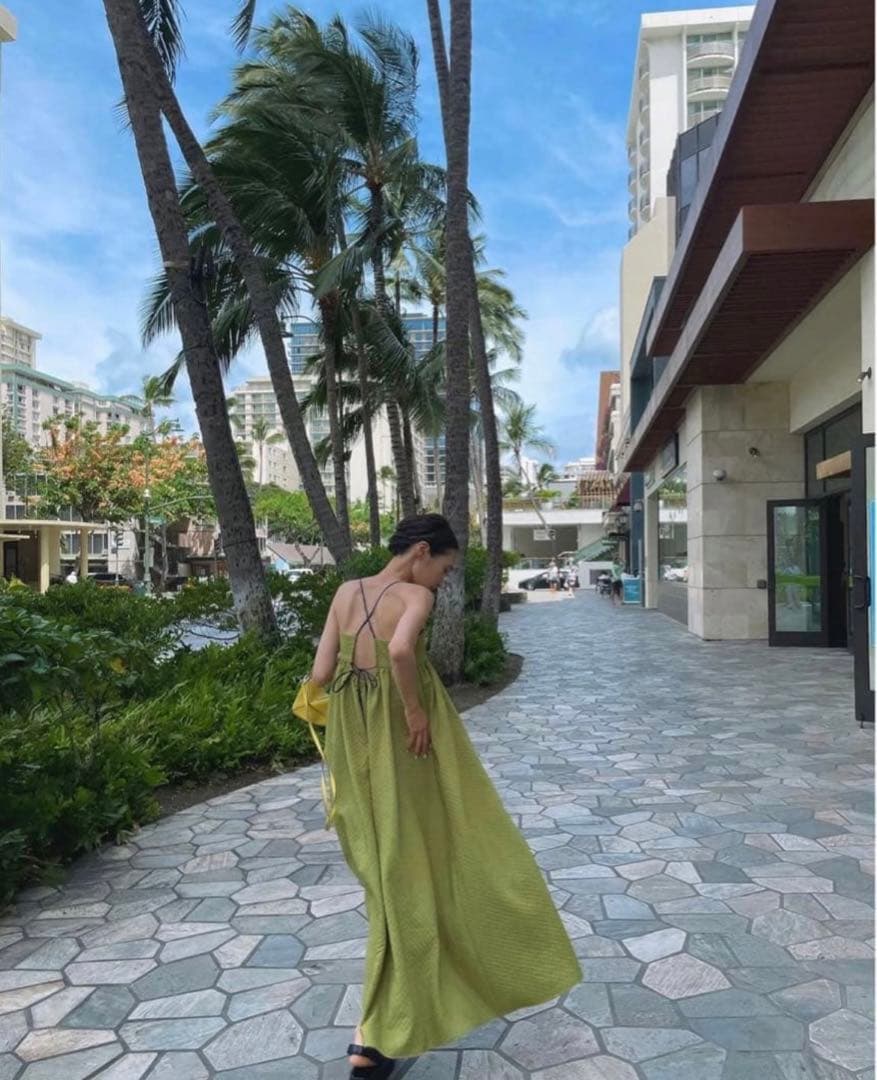 ELLIE ライムグリーン キャミワンピース、マトラッセワンピース