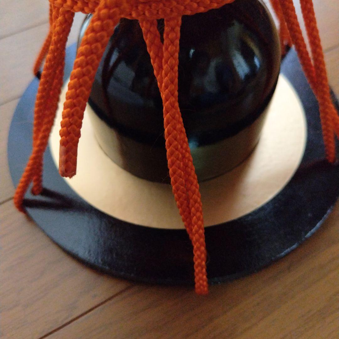 黒とオレンジの和楽器 鼓