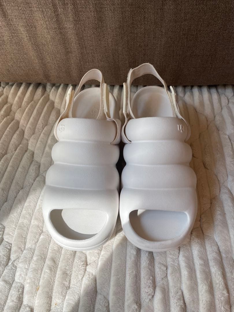 UGG Aww Yeah アーイヤー　US7 (24cm) レディース　サンダル