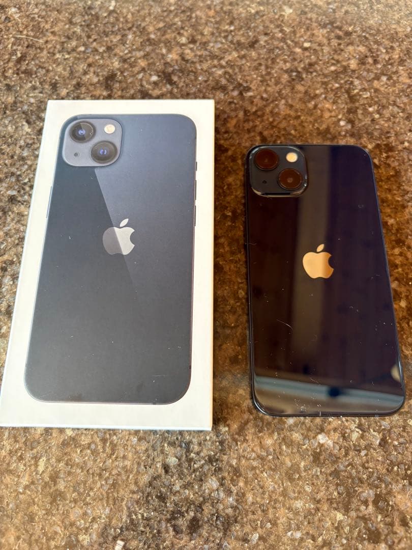 Apple iPhone 13 ブラック 本体 充電ケーブル付き