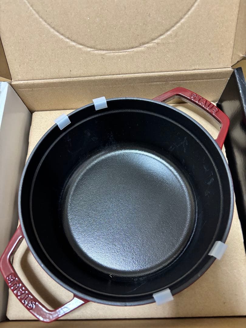 新品未使用品　ストウブ　ピコ・ココット ラウンド 22cm ボルドー