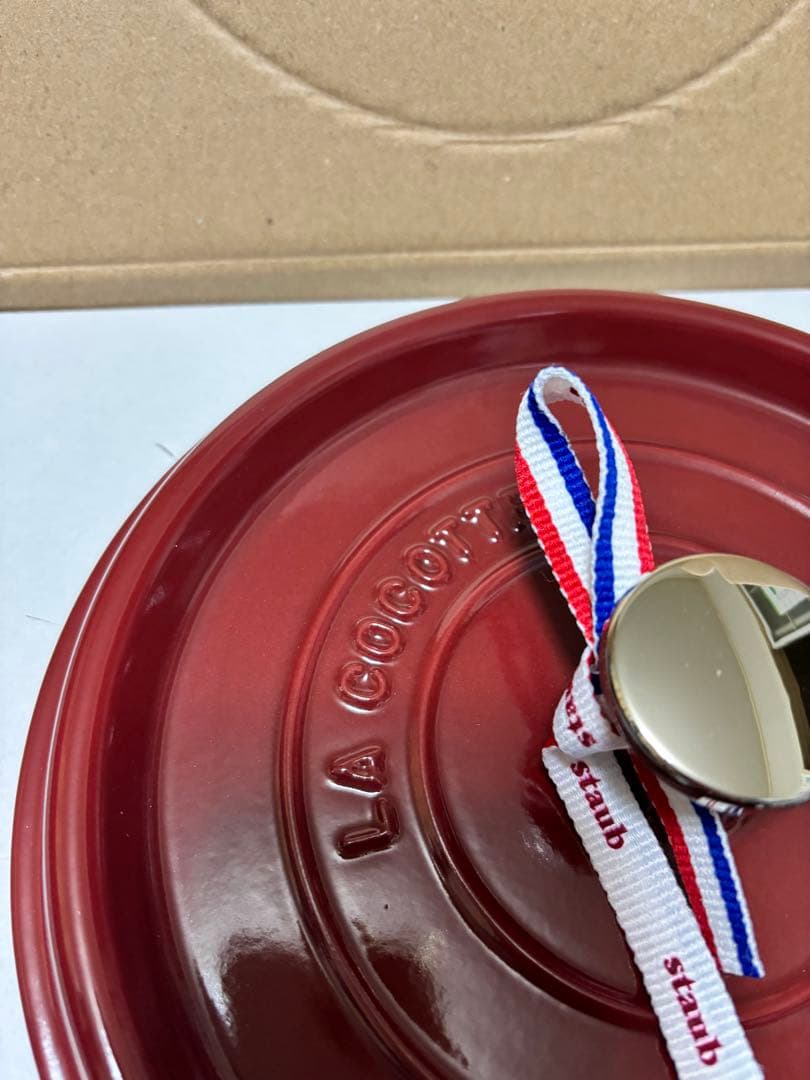 新品未使用品　ストウブ　ピコ・ココット ラウンド 22cm ボルドー