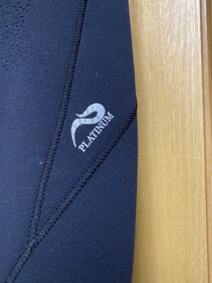 ★裏起毛で暖か【Billabong 】メンズ用５×３ｍｍセミドライフルスーツ