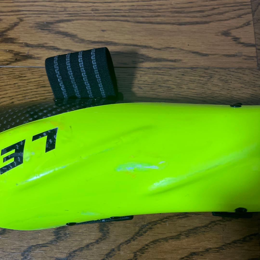 LEKIカーボンアームガード