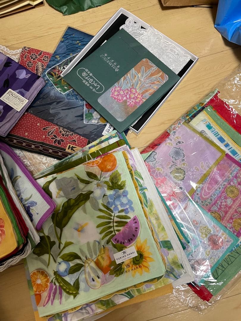 ki　HANAI YUKIKO他ハンカチセット　96枚20250725