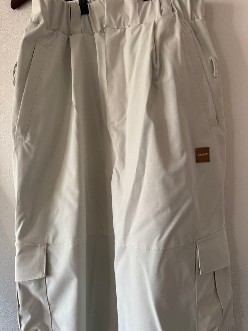 スノーボードウェア　6KNOT ズボン　パンツ　Mサイズ　ホワイト