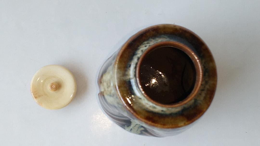 膳所焼 淡海ぜぜ 陽炎園 茶入 仕覆 名物裂 藤種緞子 茶道具 共箱 美品 です