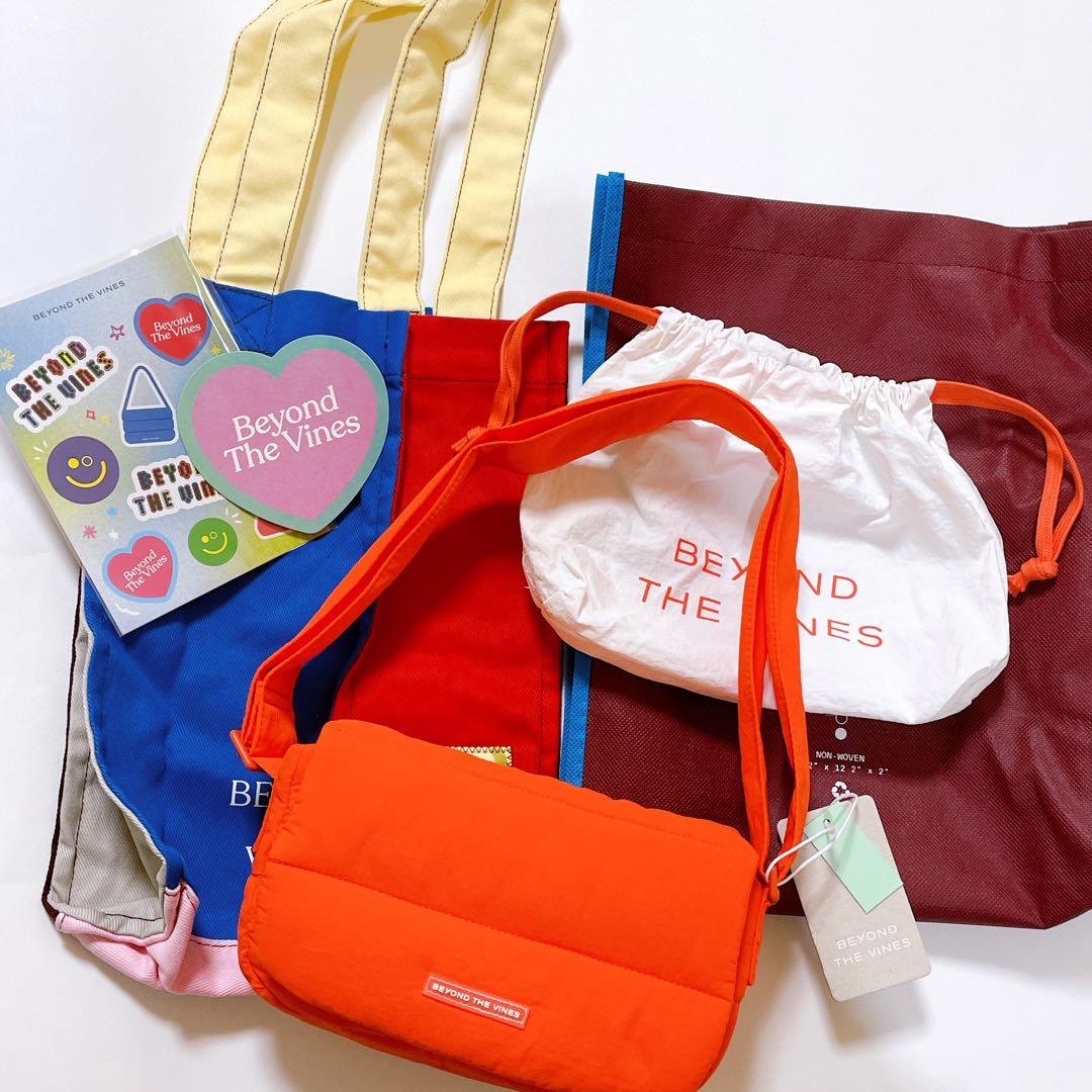 バッグ Beyond The Vines Pocket PoofyBag