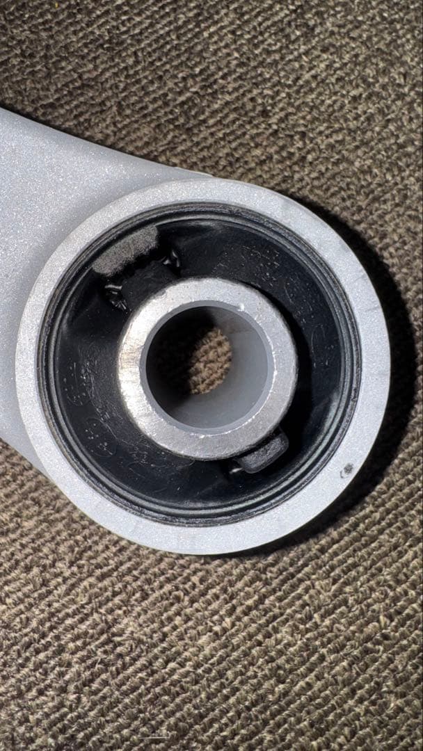 レガシィ　BL BP 前期　フロントアルミロアアーム　新品ブッシュ