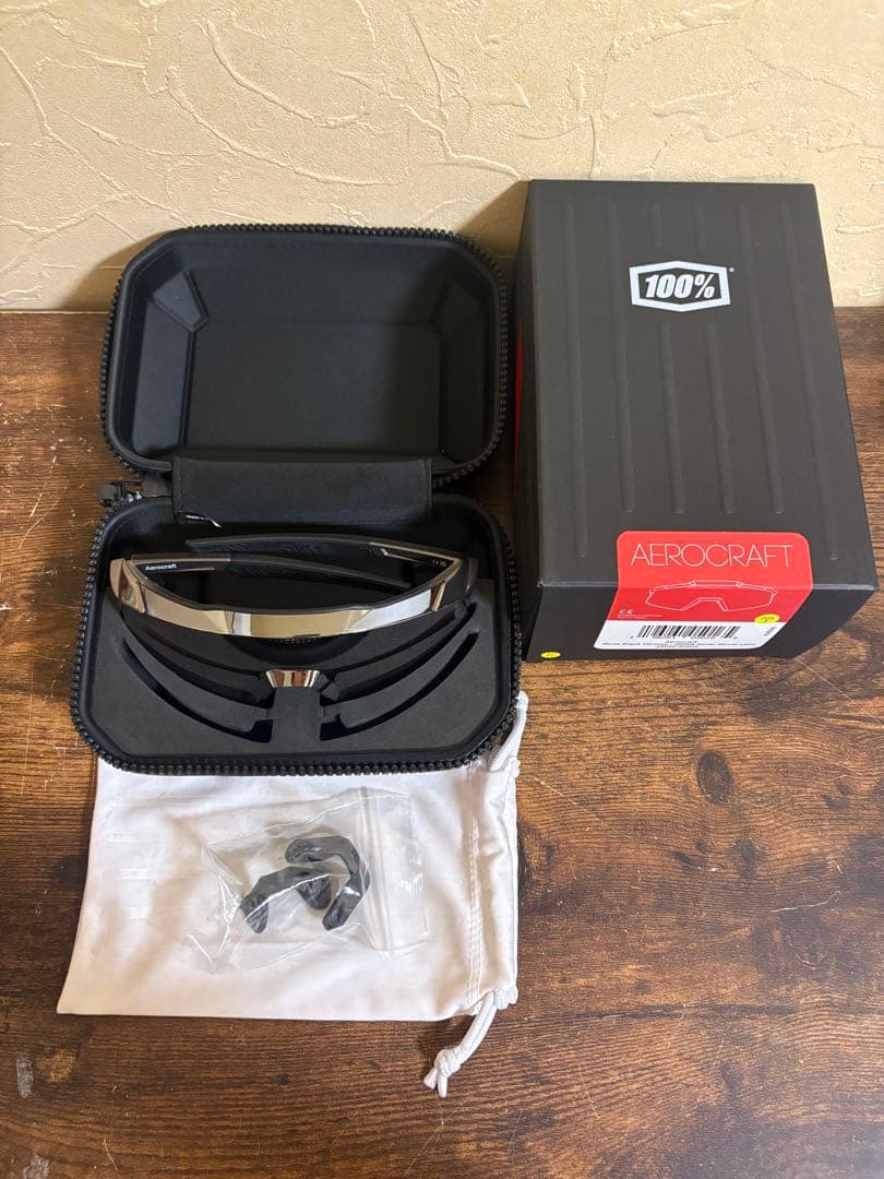 100% ワンハンドレッド　AEROCRAFTサングラス