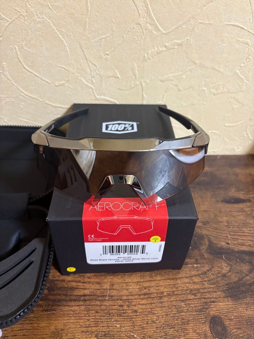 100% ワンハンドレッド　AEROCRAFTサングラス