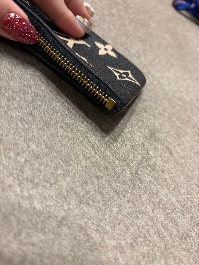 ルイヴィトン ケース ポシェットクレ アンプラント バイカラー