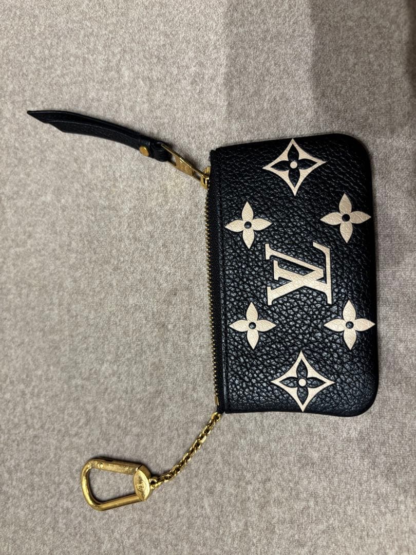 ルイヴィトン ケース ポシェットクレ アンプラント バイカラー