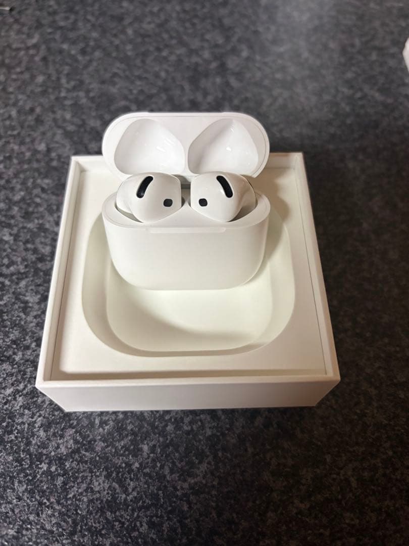け*ん様 AirPods4世代ノイズキャンセリング非搭載