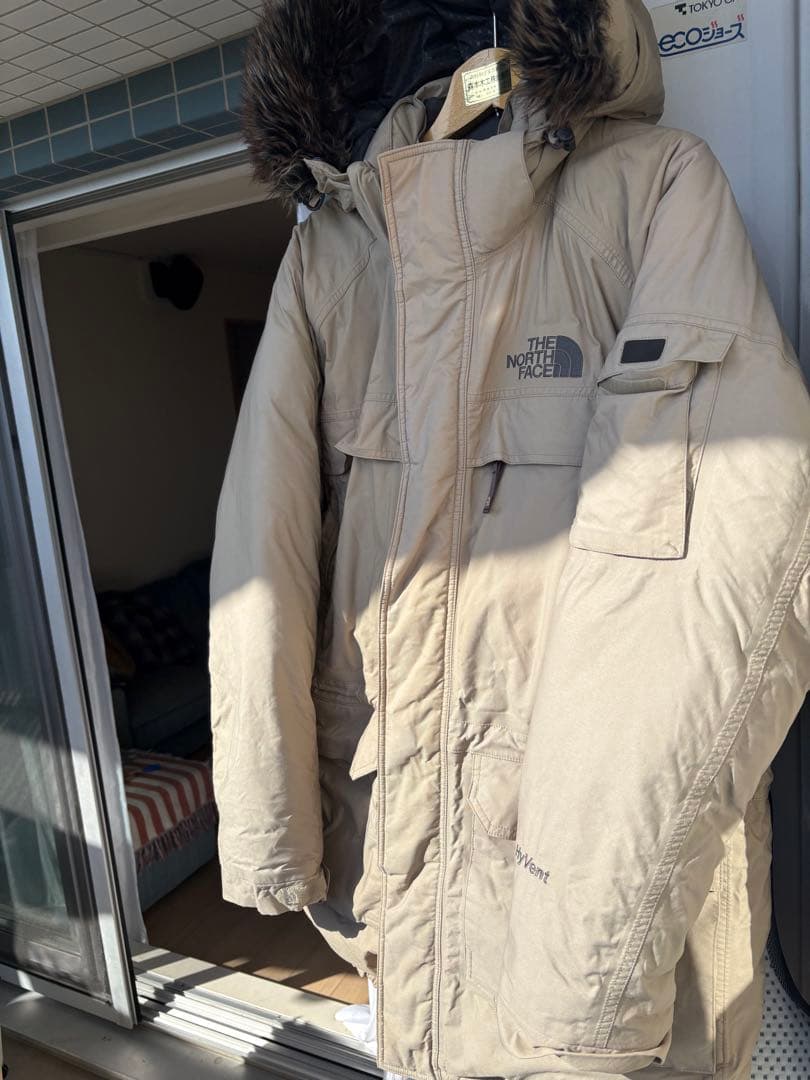 THE NORTH FACE ベージュダウンジャケット