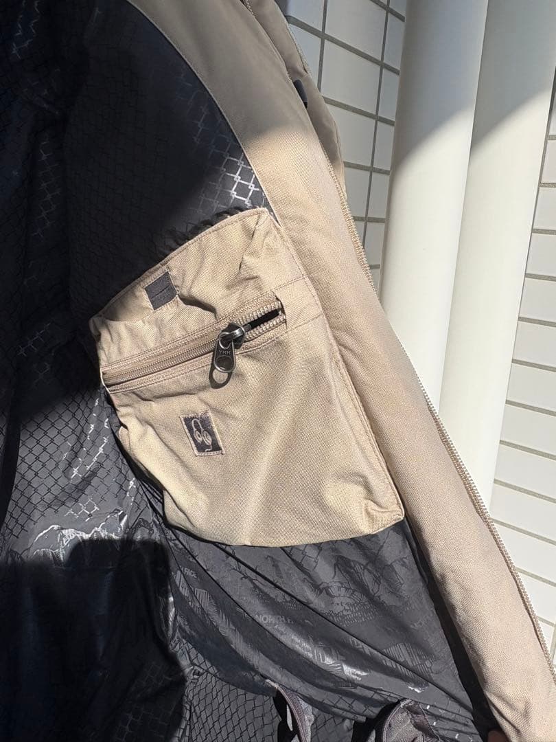 THE NORTH FACE ベージュダウンジャケット